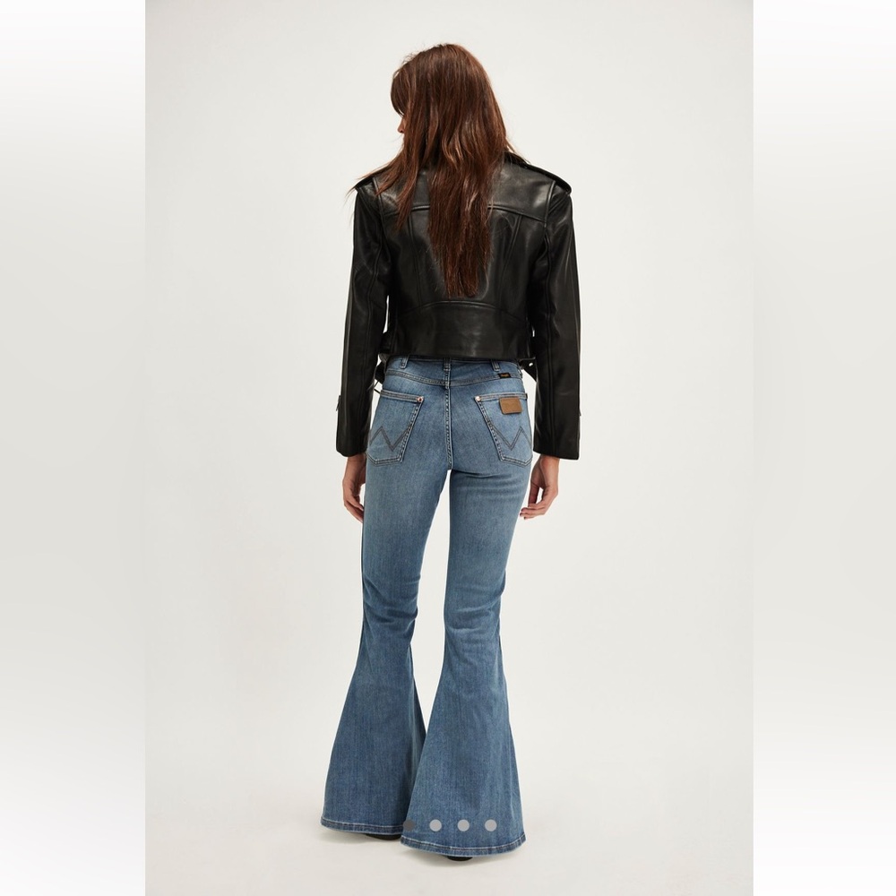 Wrangler x Lainey Wilson Bell Bottom Jeans